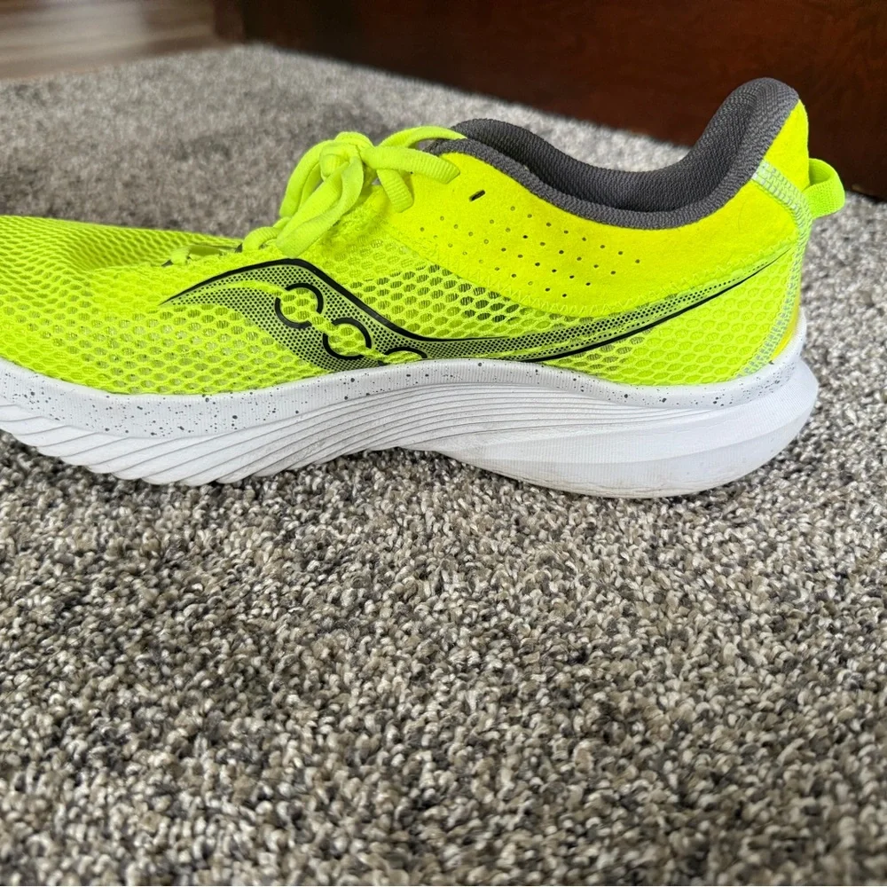 Men’s Saucony Kinvara 14 Neon Yellow Running Shoes - Picture 3 of 6